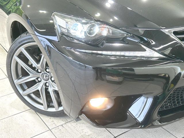 LEXUS IS300h