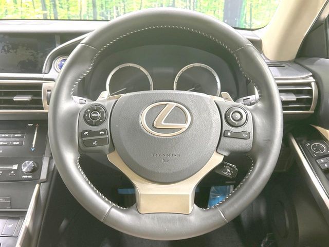 LEXUS IS300h