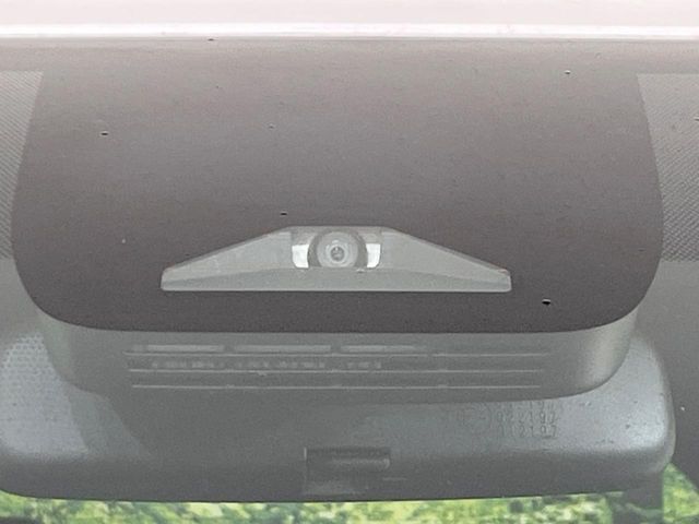 VOXY HYBRID 4WD