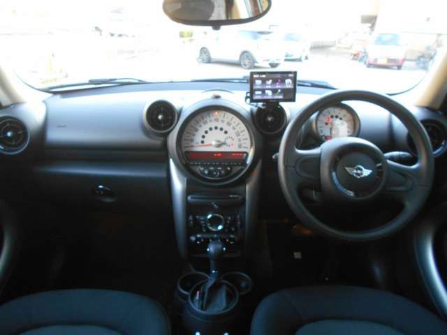 BMW MINI COOPER CROSSOVER