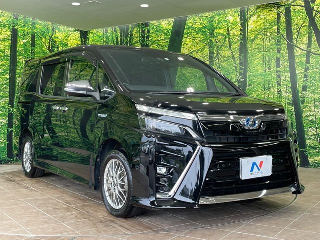 VOXY HYBRID