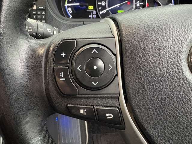 VOXY HYBRID