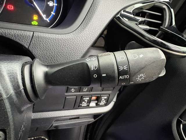 VOXY HYBRID