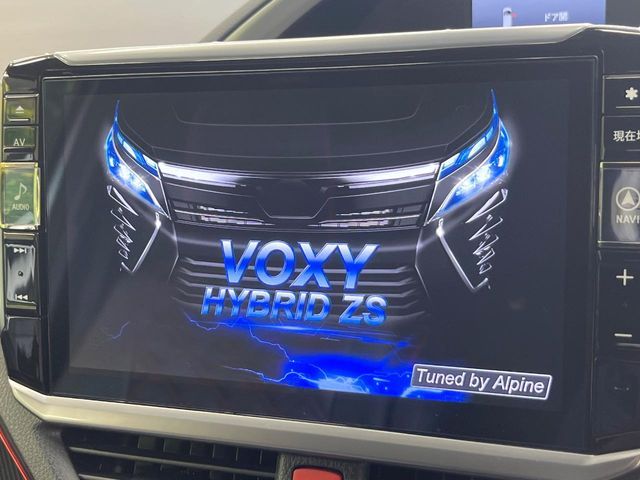 VOXY HYBRID