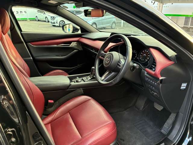 MAZDA3 FASTBACK