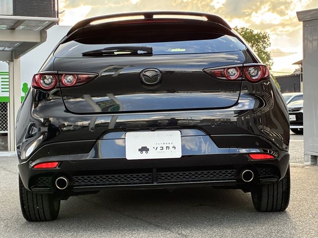 MAZDA3 FASTBACK