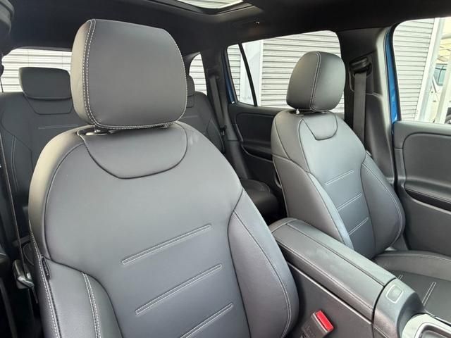 MERCEDES BENZ GLB