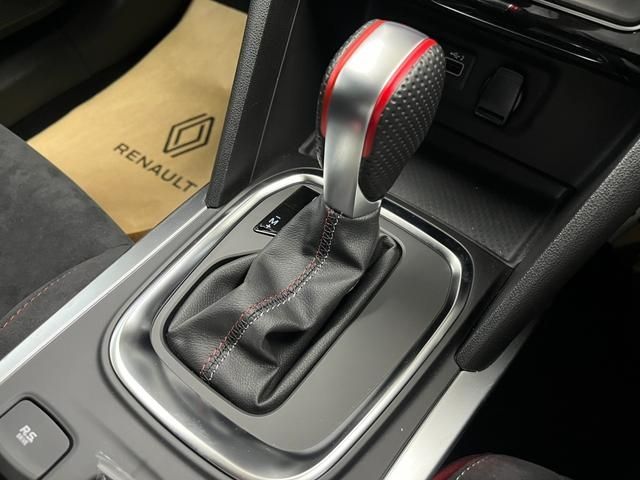 RENAULT MEGANE hatchback