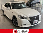 CROWN sedan hybrid