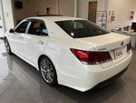 CROWN sedan hybrid