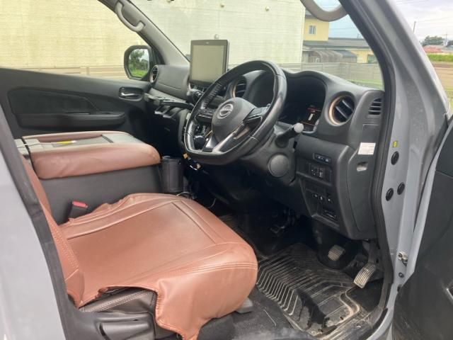 CARAVAN van 2WD