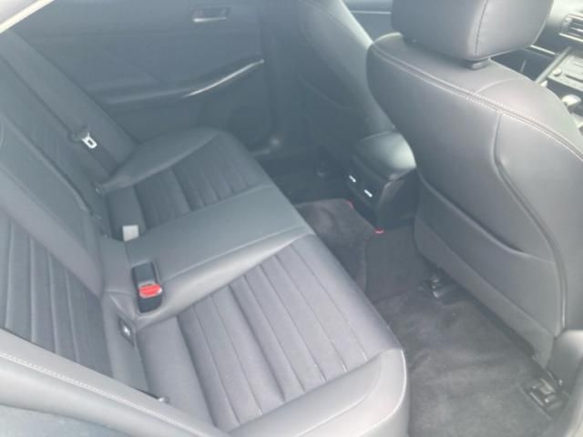 LEXUS IS300h
