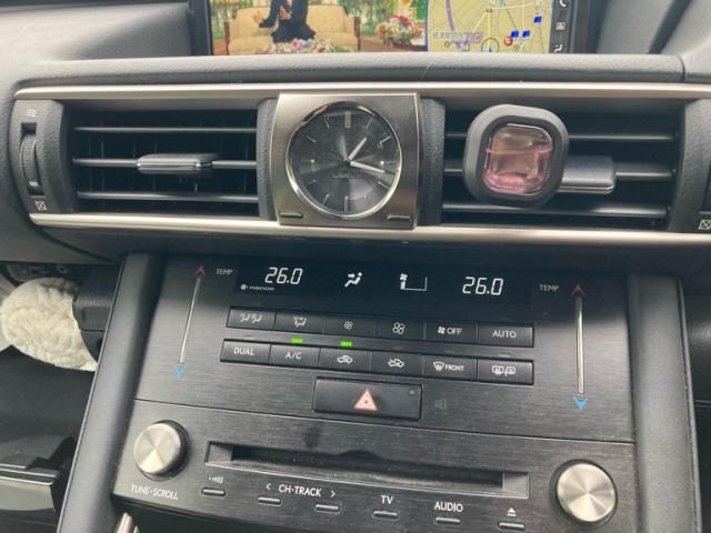 LEXUS IS300h