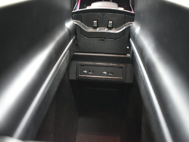 MERCEDES BENZ GLB
