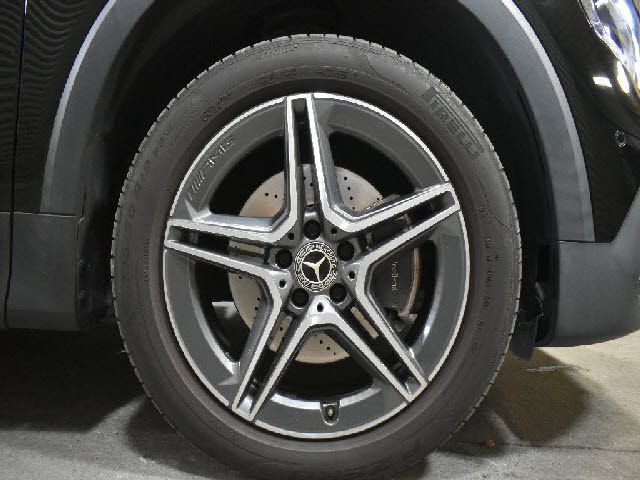 MERCEDES BENZ GLB