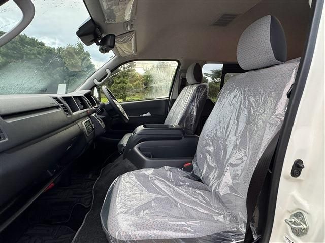 HIACE COMMUTER