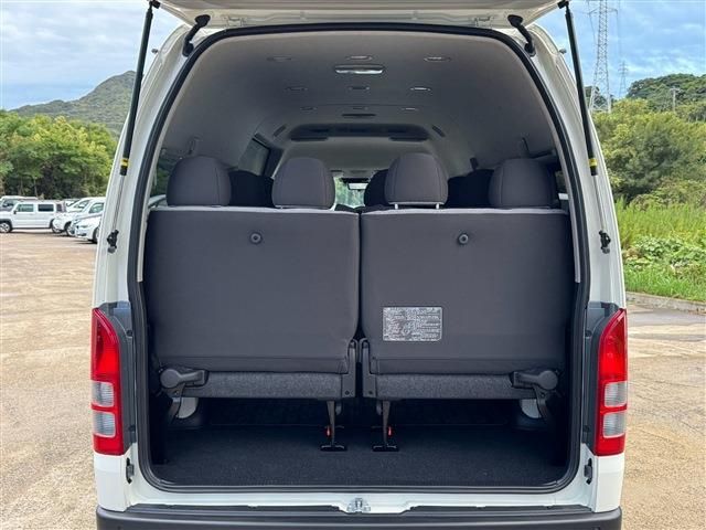 HIACE COMMUTER