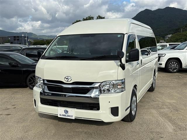 HIACE COMMUTER