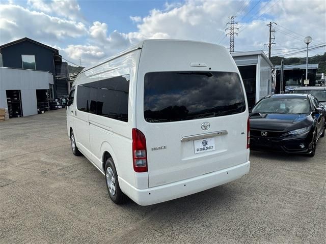 HIACE COMMUTER