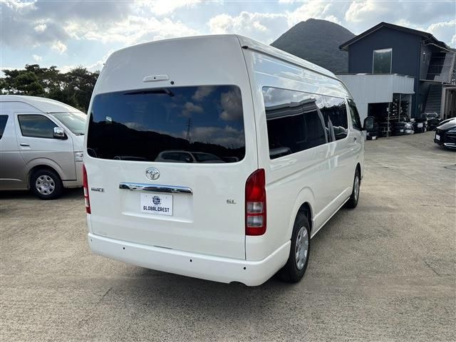 HIACE COMMUTER