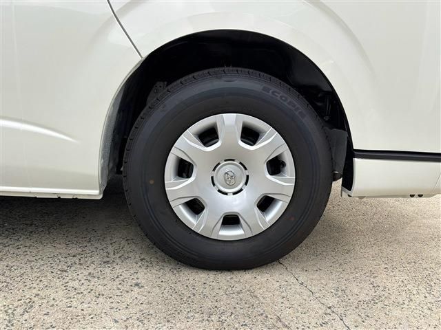 HIACE COMMUTER