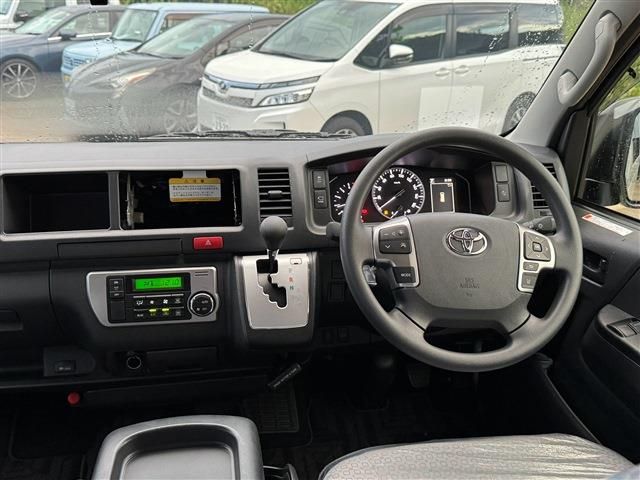 HIACE COMMUTER