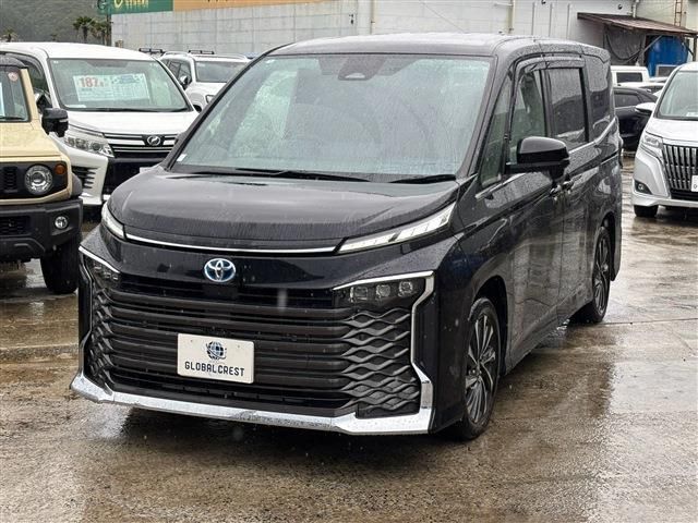 VOXY HYBRID