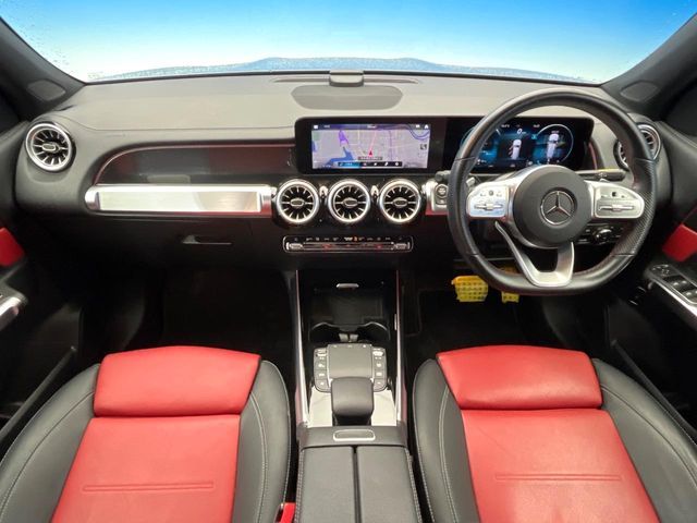 MERCEDES BENZ GLB