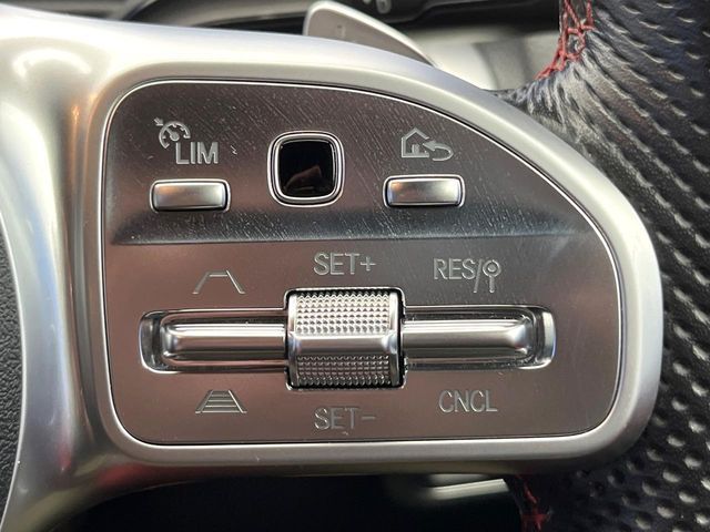 MERCEDES BENZ GLB