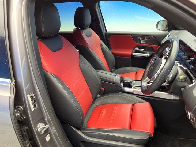 MERCEDES BENZ GLB