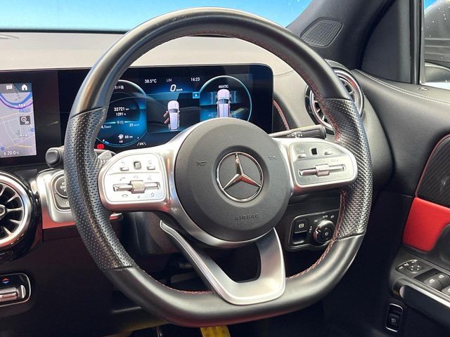MERCEDES BENZ GLB