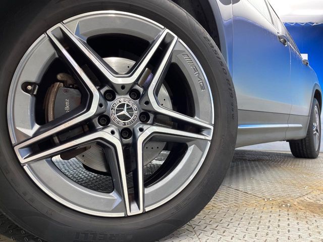 MERCEDES BENZ GLB