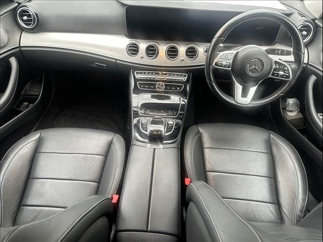 MERCEDES BENZ E class sedan