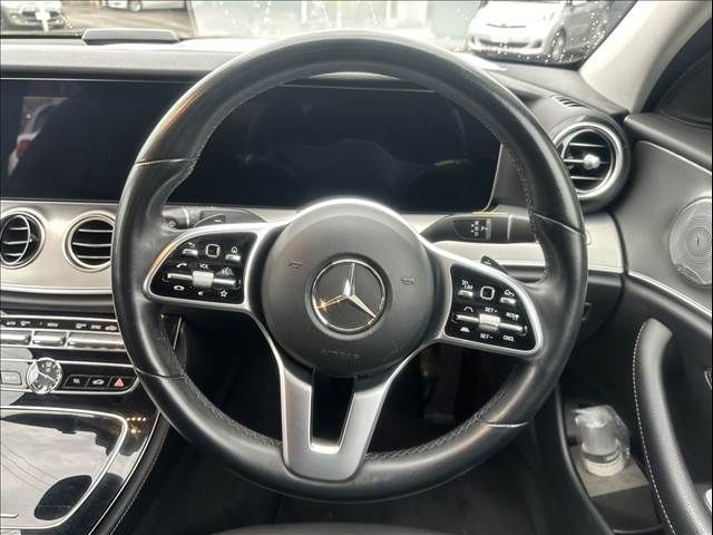 MERCEDES BENZ E class sedan