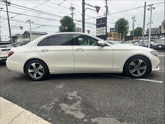 MERCEDES BENZ E class sedan