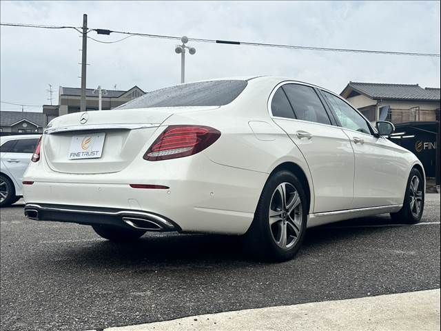 MERCEDES BENZ E class sedan