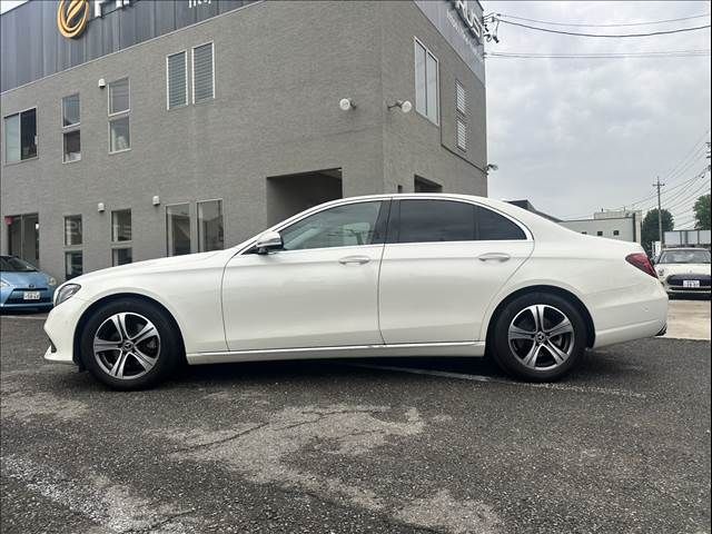 MERCEDES BENZ E class sedan