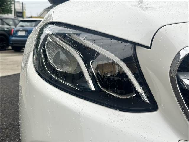 MERCEDES BENZ E class sedan