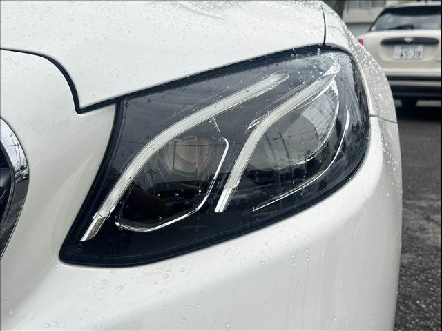 MERCEDES BENZ E class sedan