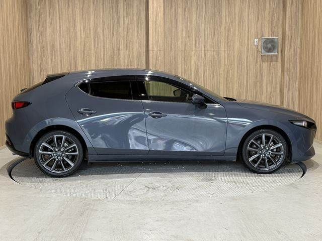 MAZDA3 FASTBACK