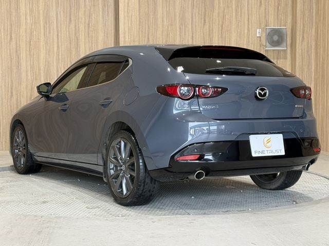 MAZDA3 FASTBACK