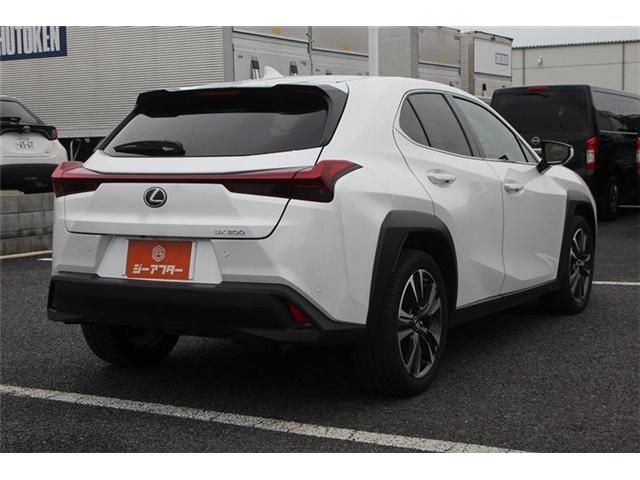 LEXUS UX200
