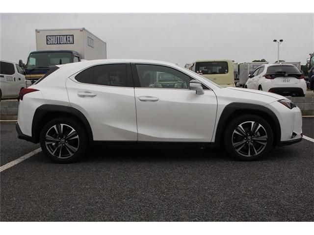 LEXUS UX200