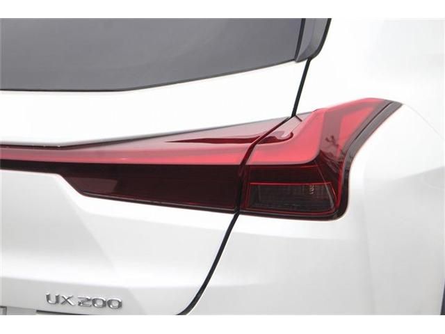 LEXUS UX200