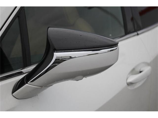 LEXUS UX200