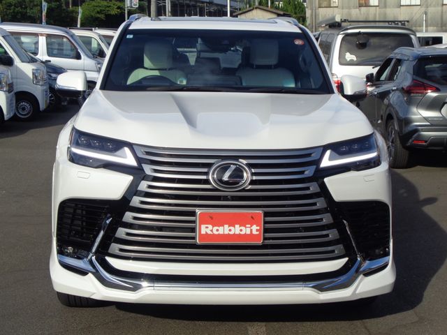 LEXUS LX600