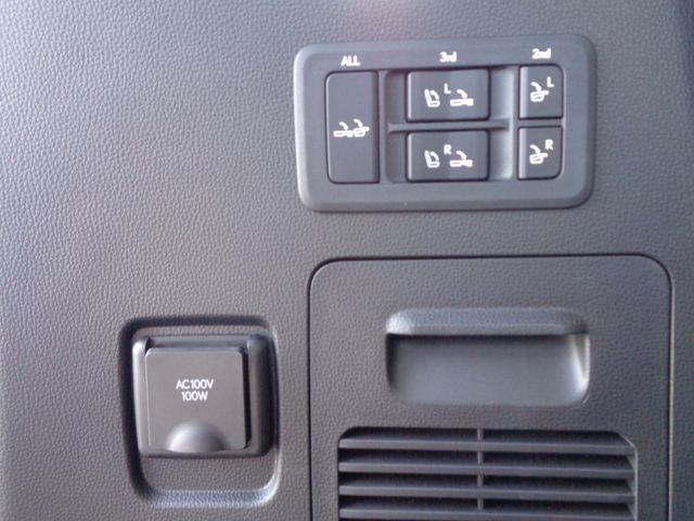 LEXUS LX600