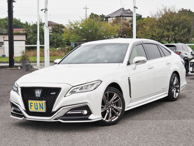 CROWN sedan hybrid 4WD