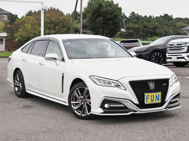 CROWN sedan hybrid 4WD