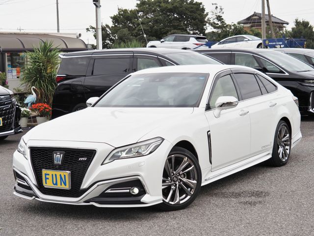 CROWN sedan hybrid 4WD
